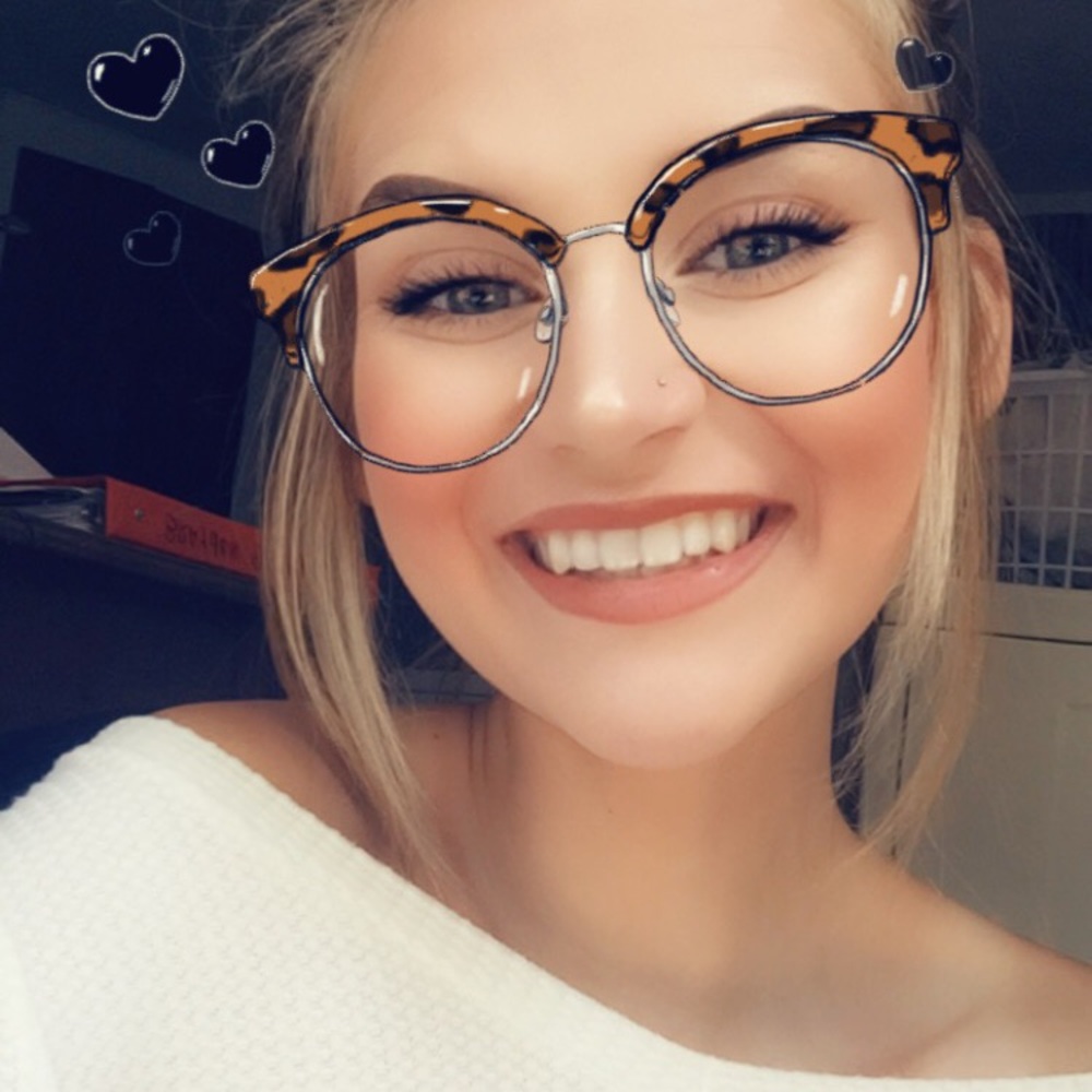 Meet your Posher, Leslie
